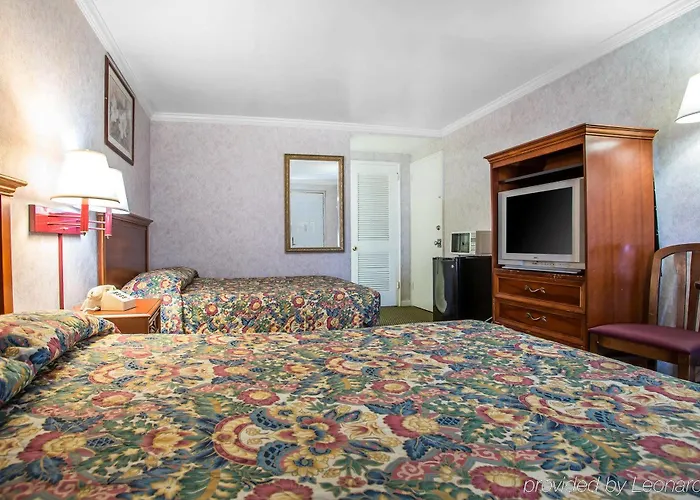 Downbeach Inn