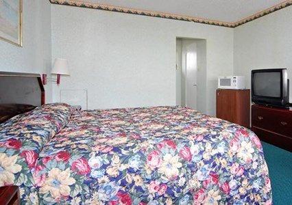 Downbeach Motel