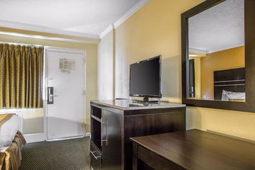 Motel Downbeach 2*