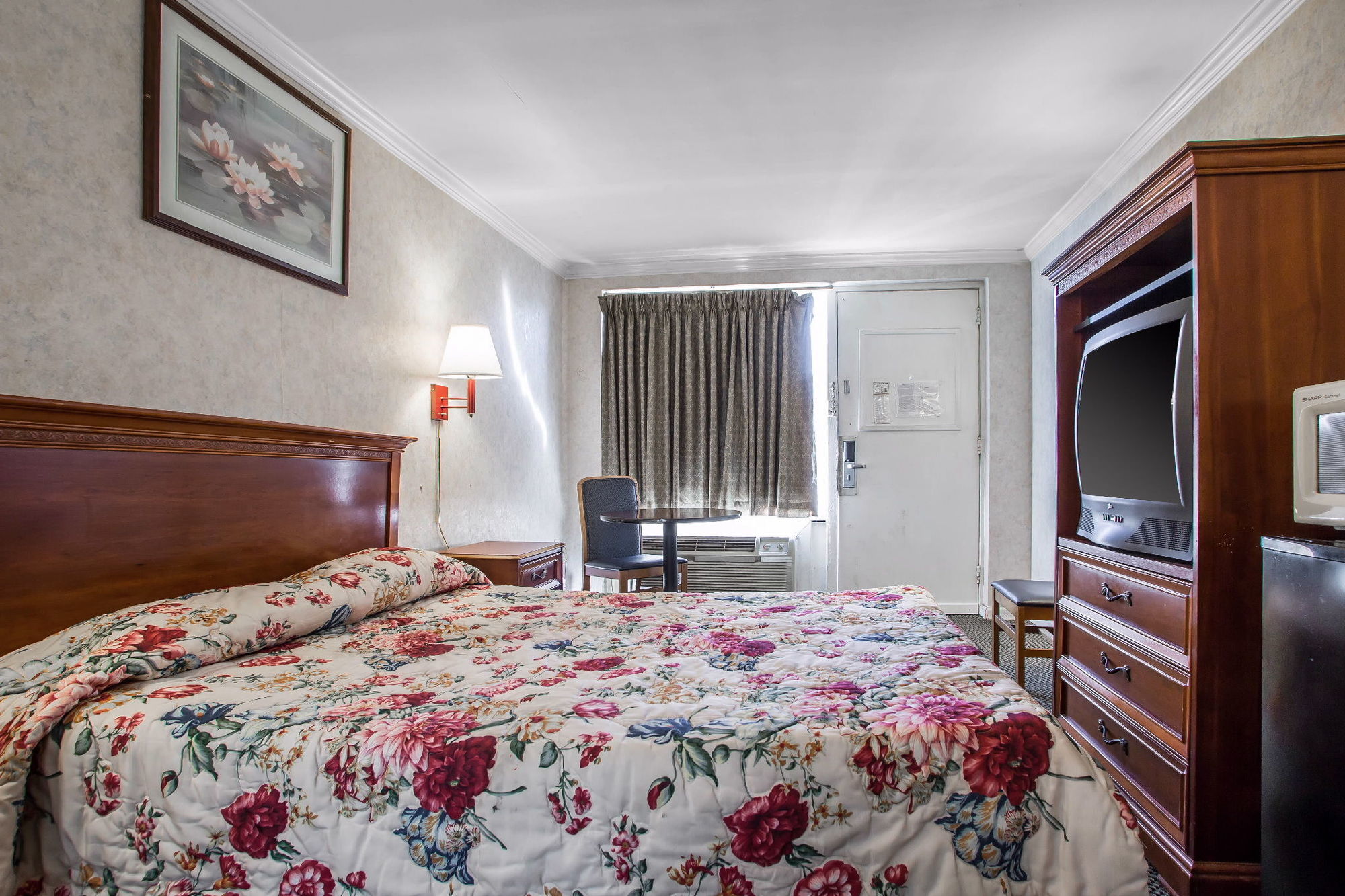 Downbeach Motel 2*