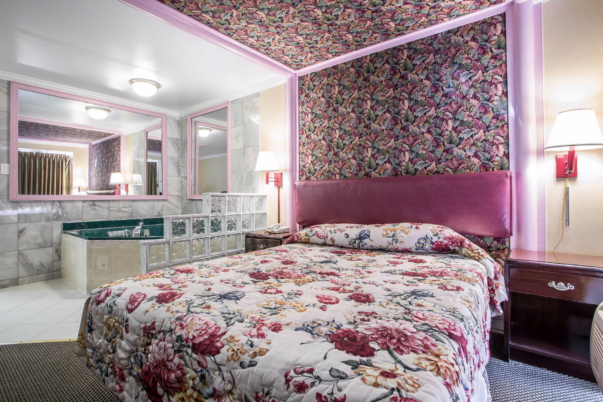 Downbeach Motel