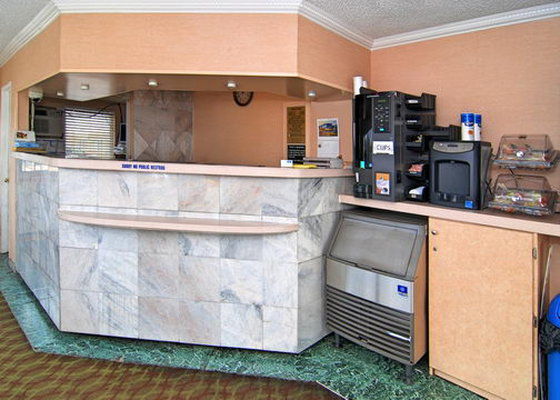 Motel Downbeach 2*