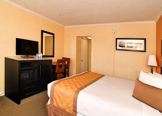 Downbeach Motel 2*