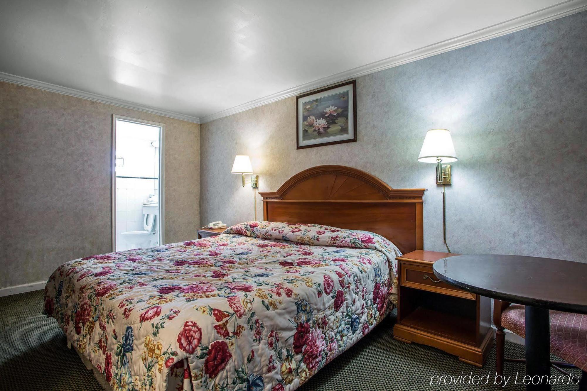Downbeach Motel